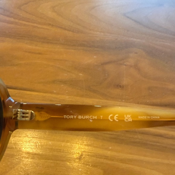 Tory Burch Aviator Sunglasses - Picture 5 of 6